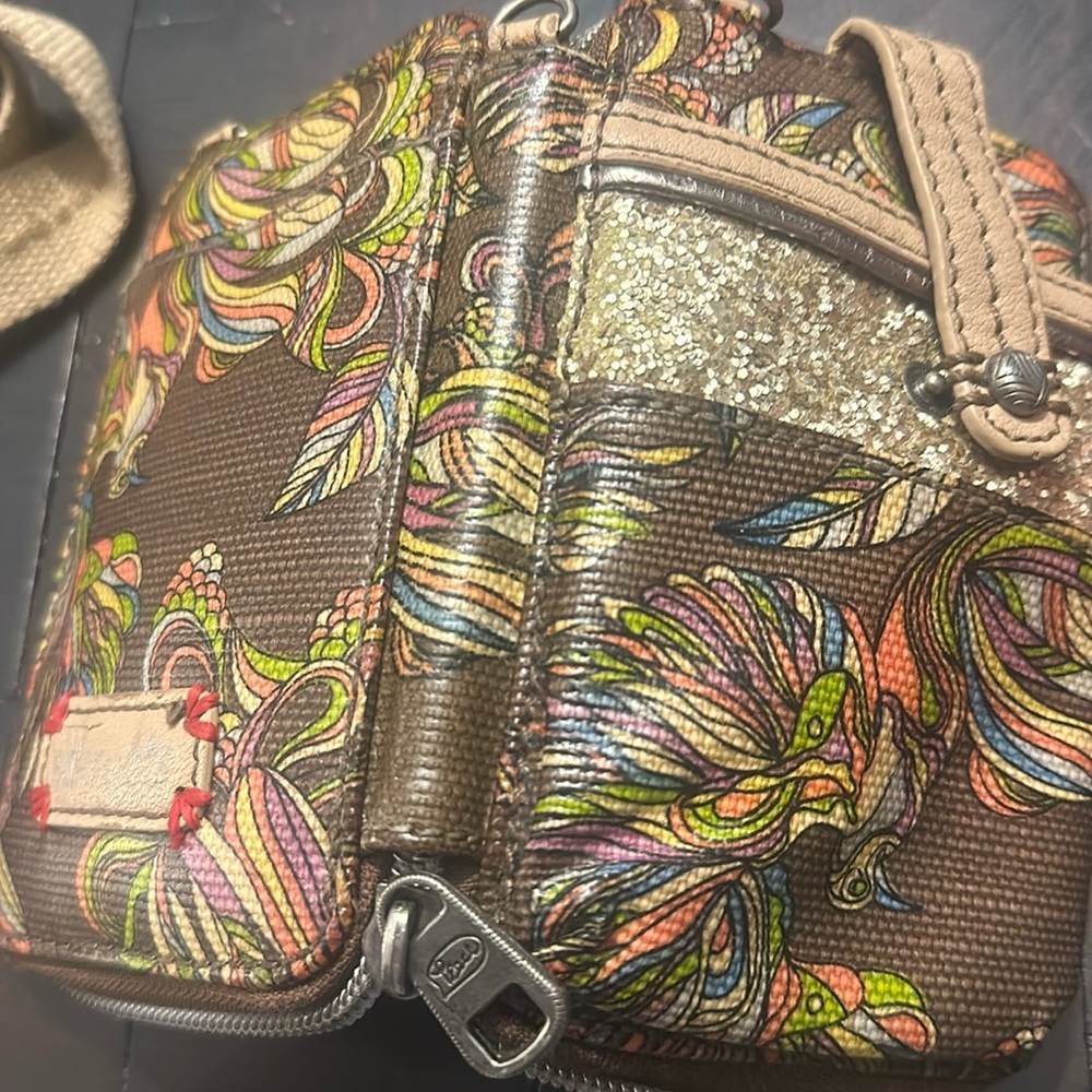 Treehouse collection colorful birds  sakroots wallet
